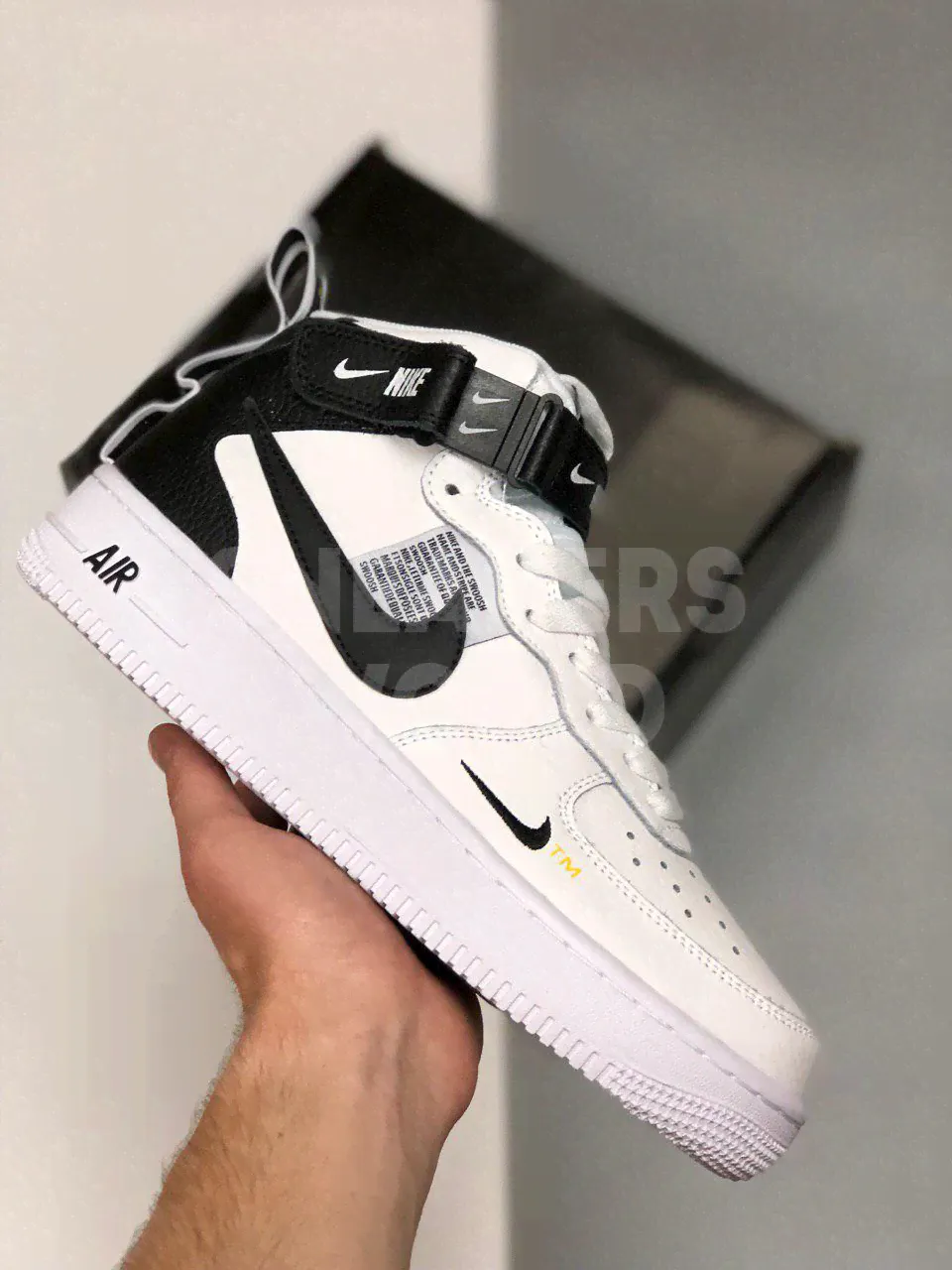 Nike Air Force 1 Mid 07 lv8 белые-0